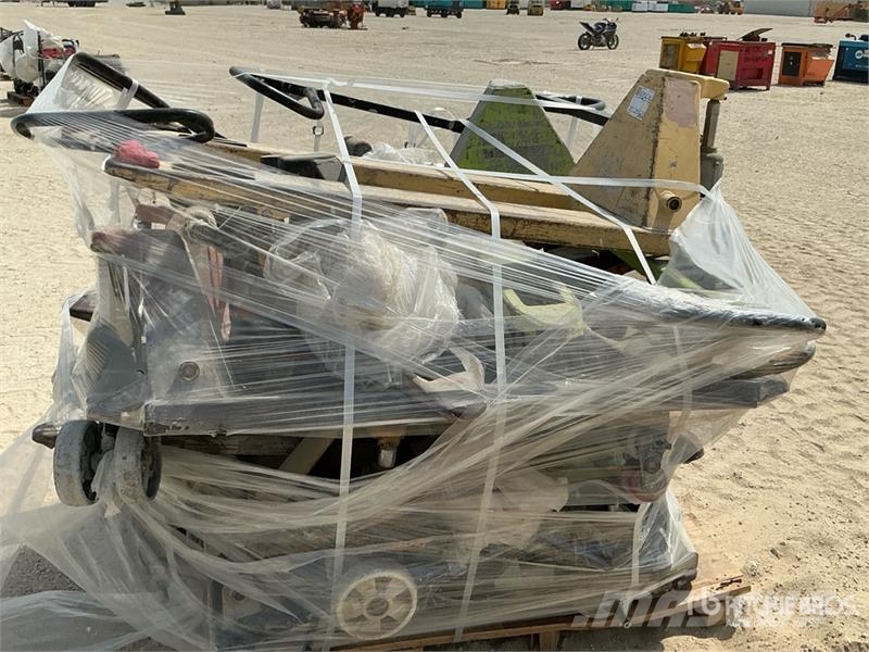  Quantity of Pallet Jack شاحنة يدوية بمنصة نقالة