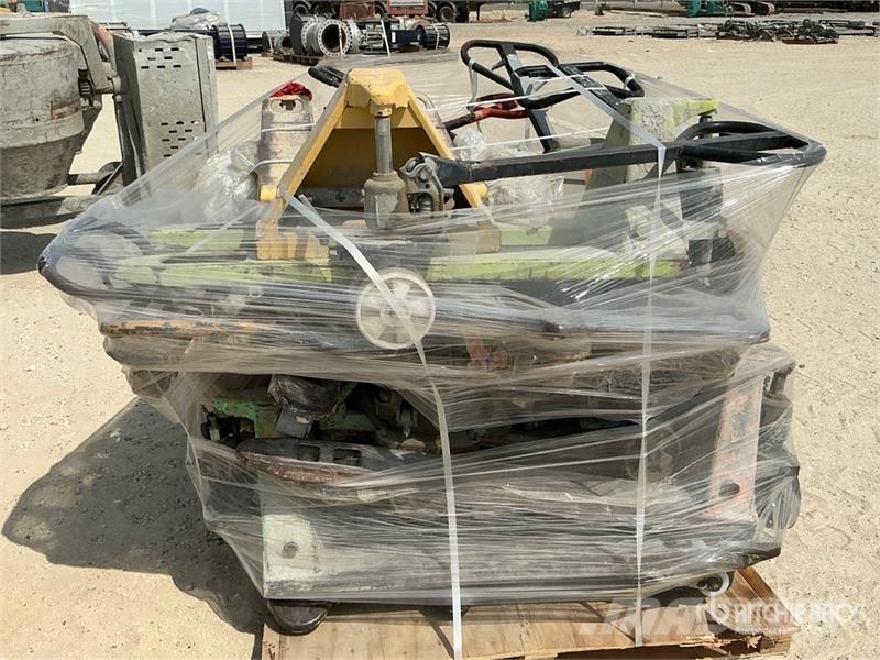  Quantity of Pallet Jack شاحنة يدوية بمنصة نقالة