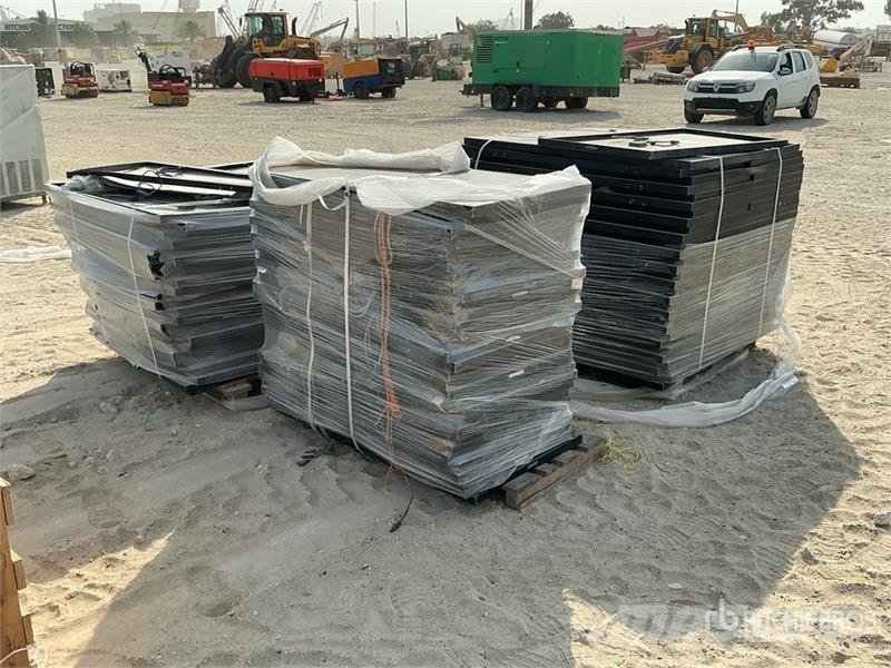  Quantity of Solar Panels معدات البناء - غير ذلك