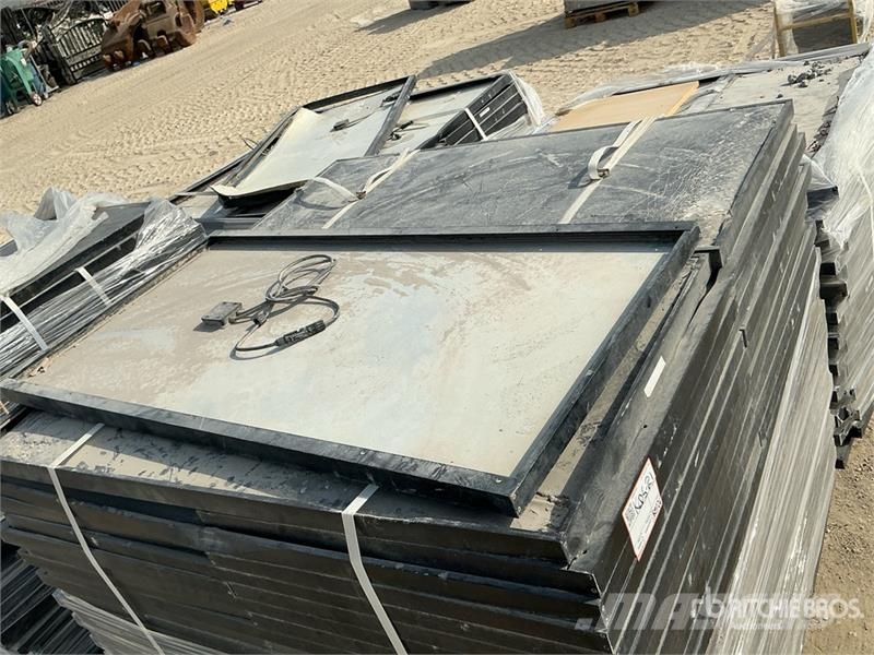 Quantity of Solar Panels معدات البناء - غير ذلك
