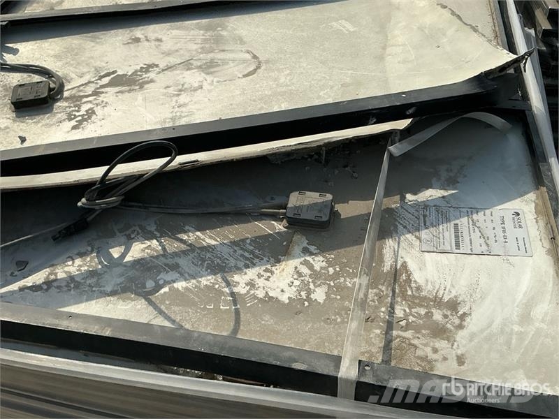 Quantity of Solar Panels معدات البناء - غير ذلك