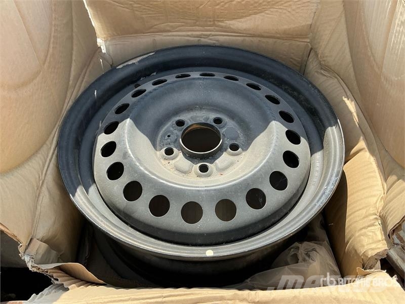 Quantity of Wheel Rims w/ Chain Blocks Oprema i dijelovi za kranove