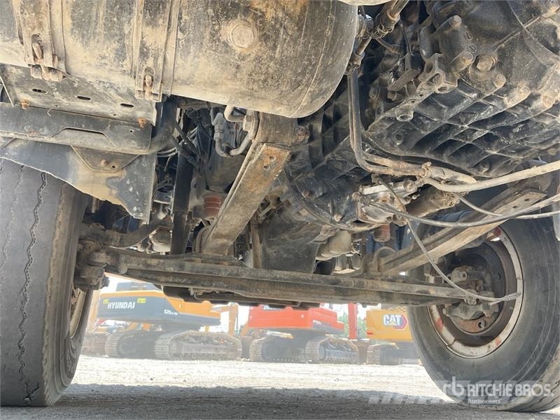 Renault Kerax 440DXi 4x2 S/A Day Cab Truck Tractor وحدات الجر