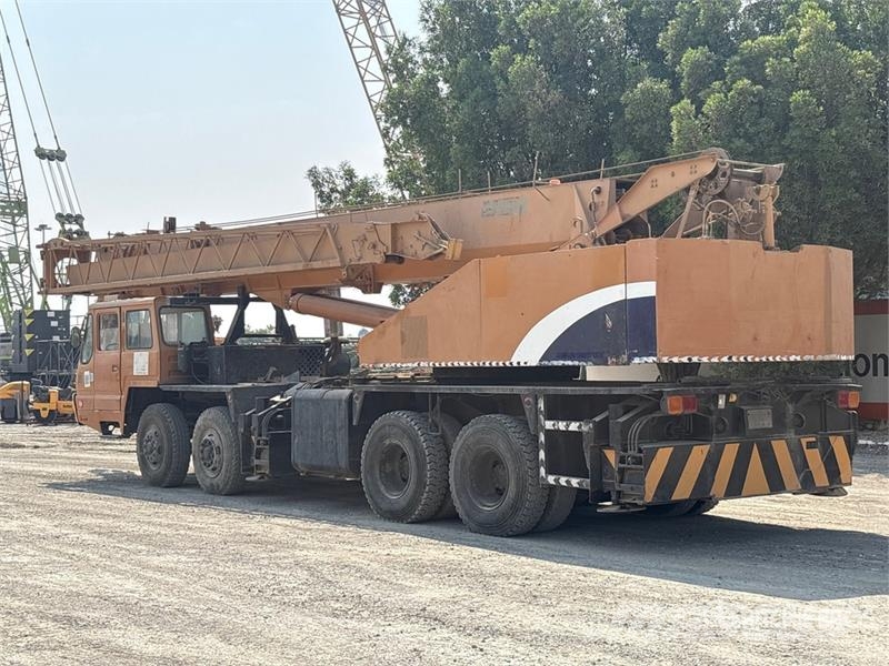 Samsung SC50H-2 8x4 Hydraulic Truck Crane رافعات مجنزرة