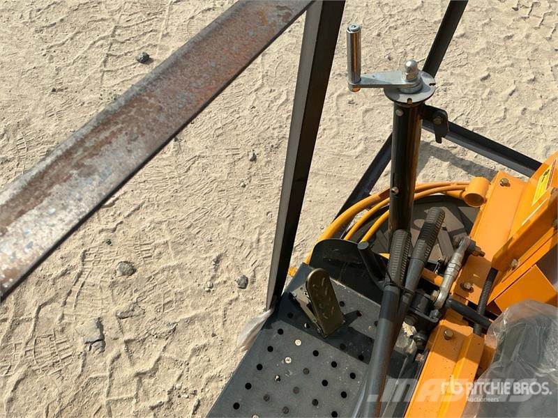 SDLOOL 80R Ride-On Power Trowel (Unused) Gladilci betona - helikopterji