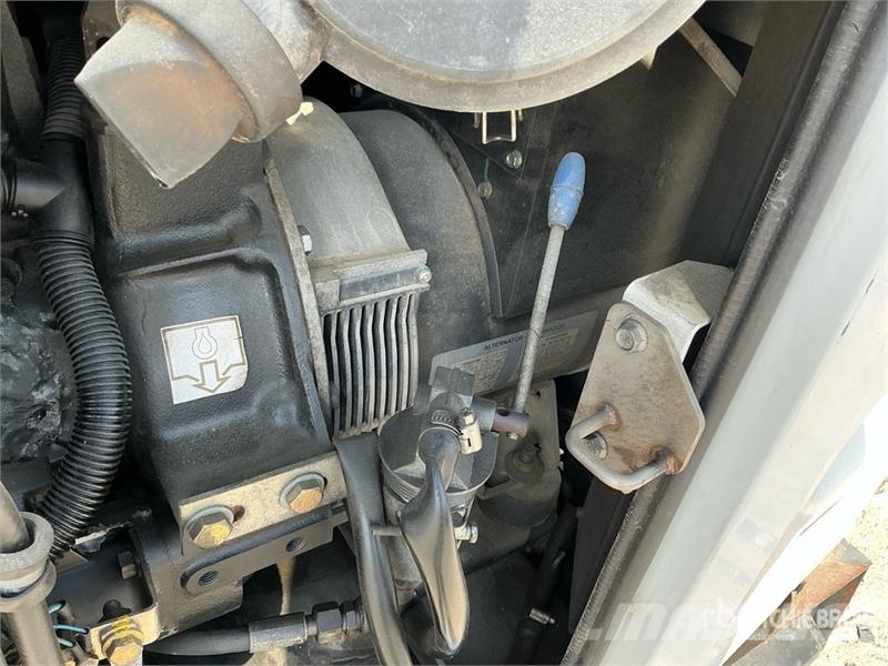 Sdmo R22 22 kVA Skid-Mounted Generator Set (Inoperable) Diesel Generatorer