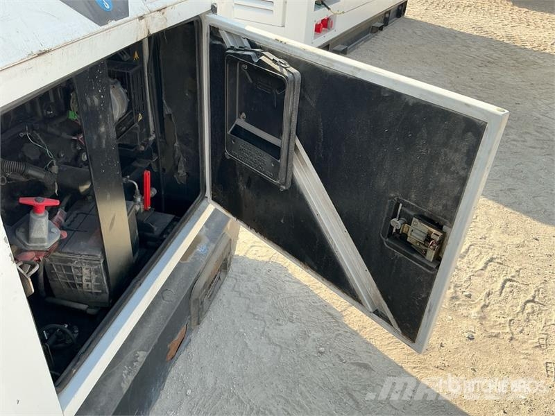 Sdmo R22 22 kVA Skid-Mounted Generator Set (Inoperable) Diesel Generatorer