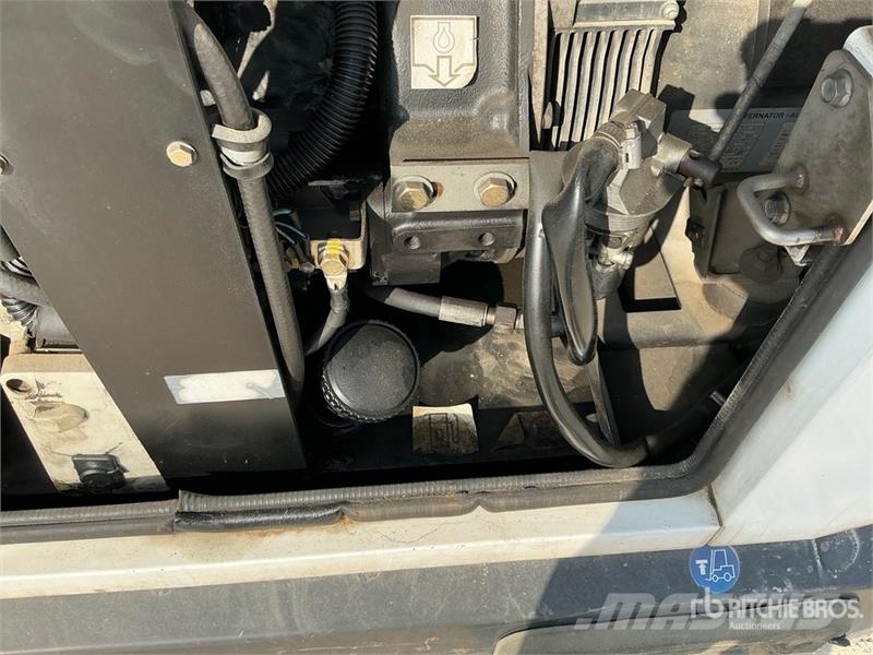 Sdmo R22 22 kVA Skid-Mounted Generator Set (Inoperable) Diesel Generatorer