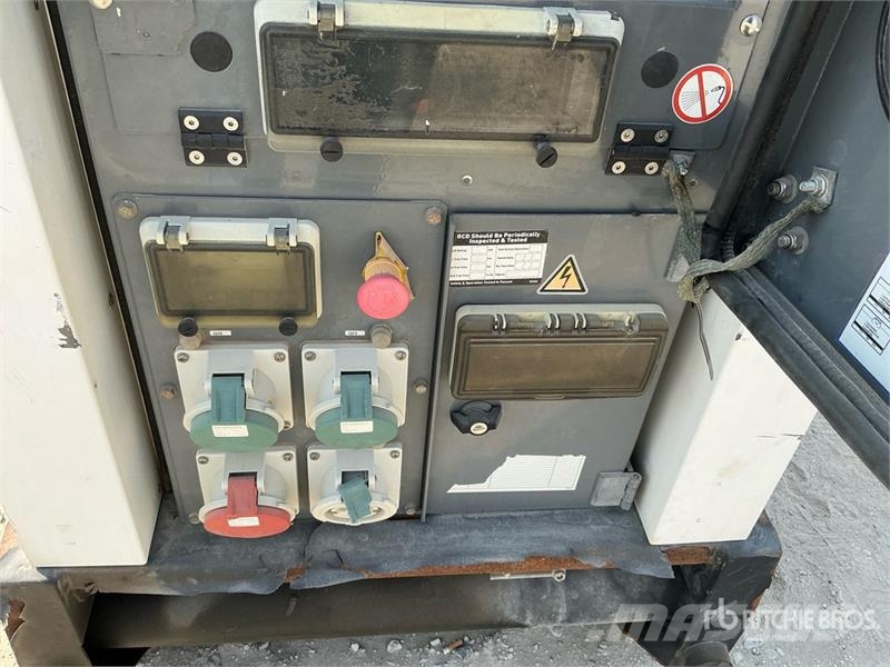 Sdmo R22 22 kVA Skid-Mounted Generator Set (Inoperable) Diesel Generatorer
