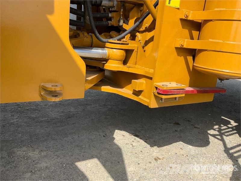 SEM 655D Wheel Loader Kolové nakladače