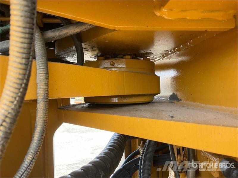 SEM 655D Wheel Loader Kolové nakladače