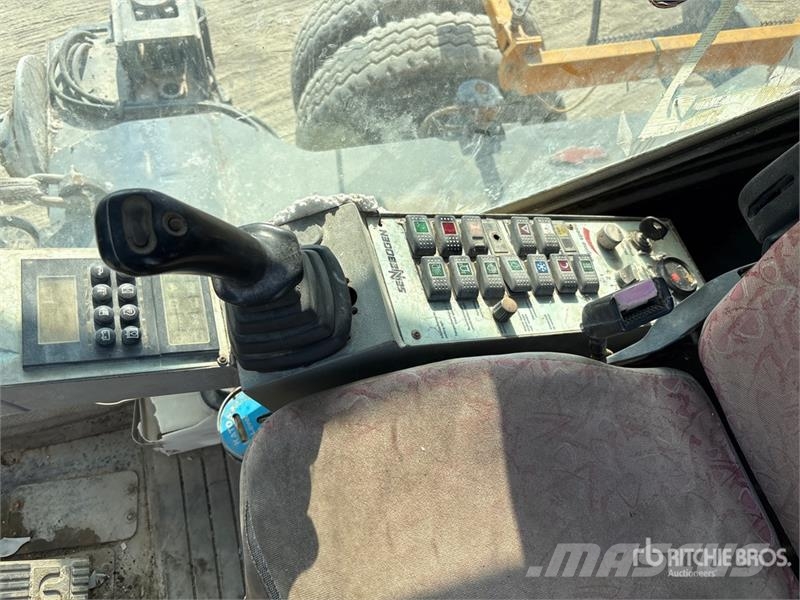 Sennebogen 630 30 ton 4x4x4 Rough Terrain Crane Raske maastiku tõstukid