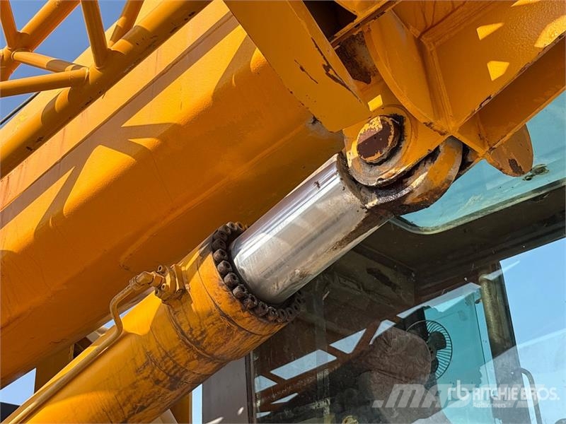 Sennebogen 630 30 ton 4x4x4 Rough Terrain Crane Raske maastiku tõstukid