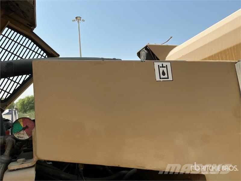  Sherrington 5500 Ride-On Beach Cleaner معدات البناء - غير ذلك