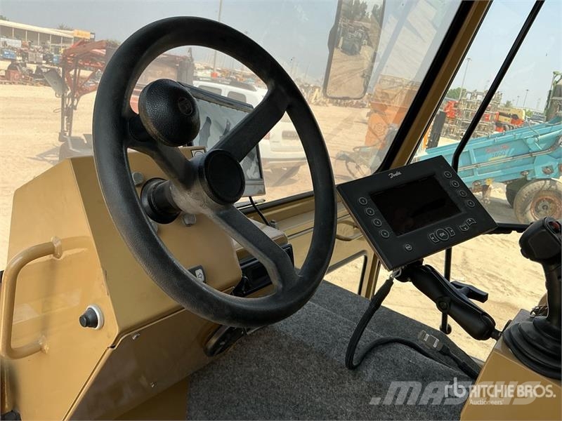  Sherrington 5500 Ride-On Beach Cleaner معدات البناء - غير ذلك