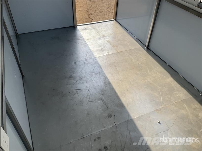 Shin Kobe SIG2238 3.8 m x 2.2 m Portable Office / Storeroom  Muut perävaunut