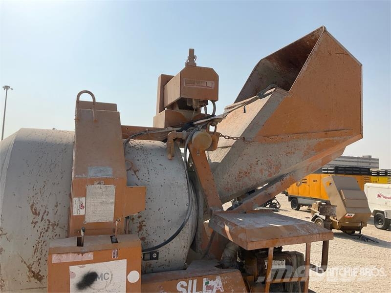 Silla Portable Concrete Mixer خلاطات خرسانة/ملاط