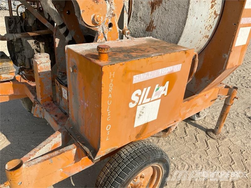 Silla Portable Concrete Mixer خلاطات خرسانة/ملاط