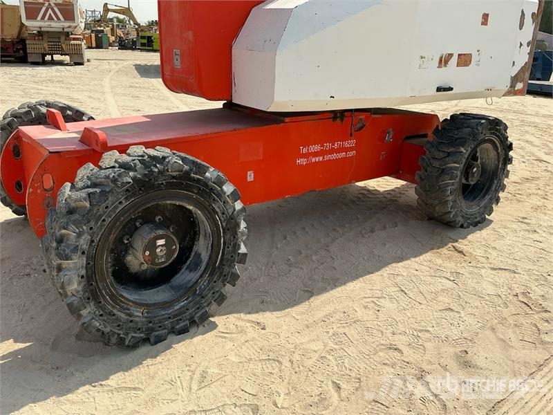 Sinoboom GTZZ25J 4WD Diesel Articulating Boom Lift (Inopera رافعات سلة مفصلية