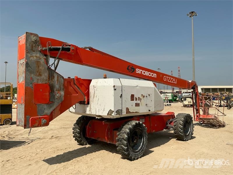 Sinoboom GTZZ25J 4WD Diesel Articulating Boom Lift (Inopera رافعات سلة مفصلية