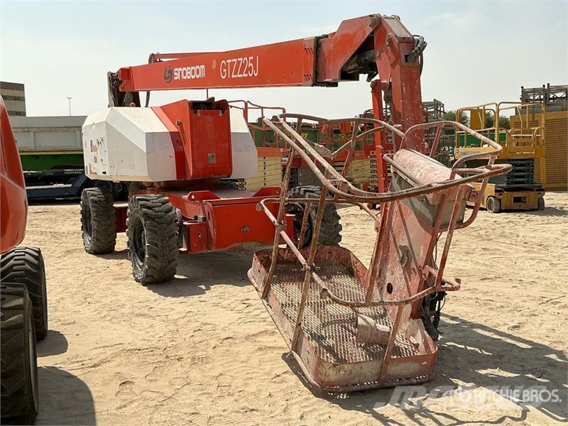Sinoboom GTZZ25J 4WD Diesel Articulating Boom Lift (Inopera رافعات سلة مفصلية