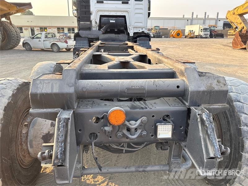 Sinotruck Sitrak ZZ3256V384MC1 6x4 Cab and Chassis Kabine i unutrašnjost