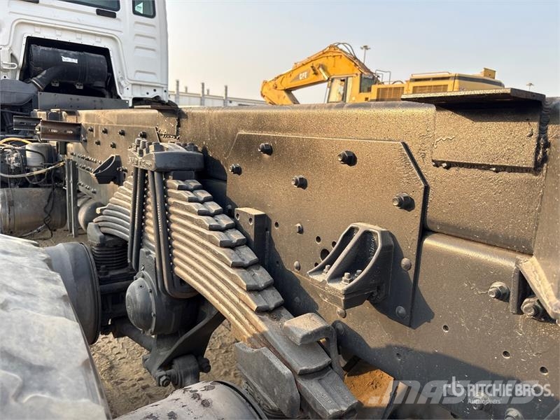 Sinotruck Sitrak ZZ3256V384MC1 6x4 Cab and Chassis Kabine i unutrašnjost