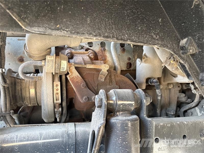 Sinotruck Sitrak ZZ3256V384MC1 6x4 Cab and Chassis Kabine i unutrašnjost