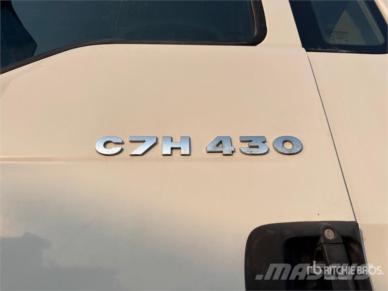 Sinotruck Sitrak ZZ3256V384MC1 6x4 Cab and Chassis Kabine i unutrašnjost