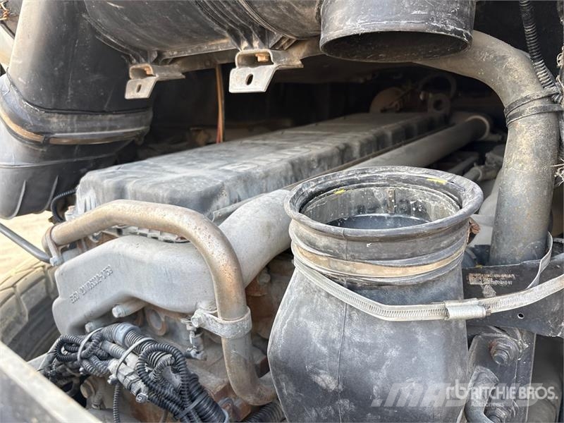Sinotruck Sitrak ZZ3256V384MC1 6x4 Cab and Chassis Kabine i unutrašnjost