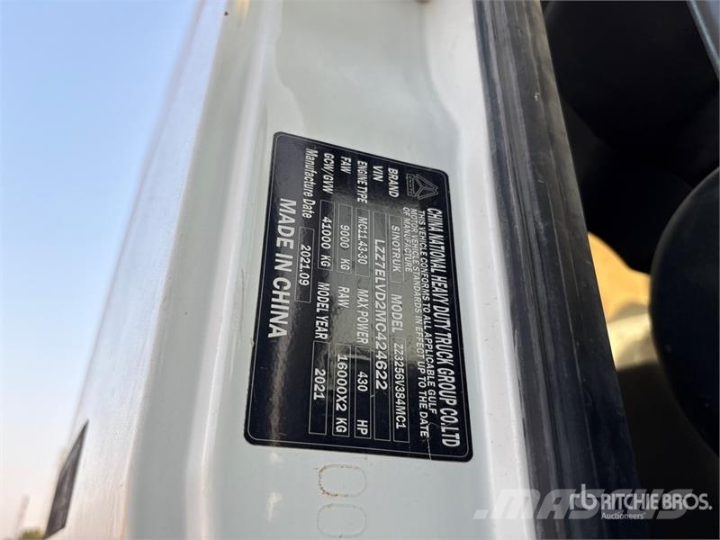 Sinotruck Sitrak ZZ3256V384MC1 6x4 Cab and Chassis Kabine i unutrašnjost