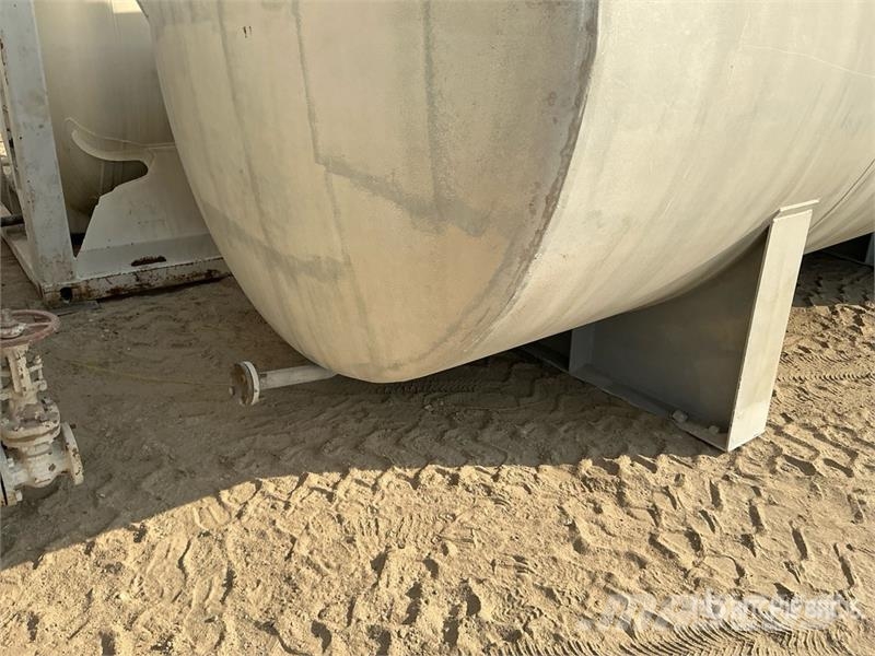  Skid Mounted Diesel Tank صهاريج الوقود والصهاريج الإضافية