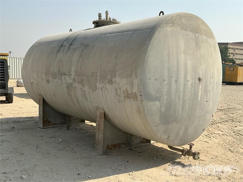  Skid Mounted Diesel Tank صهاريج الوقود والصهاريج الإضافية