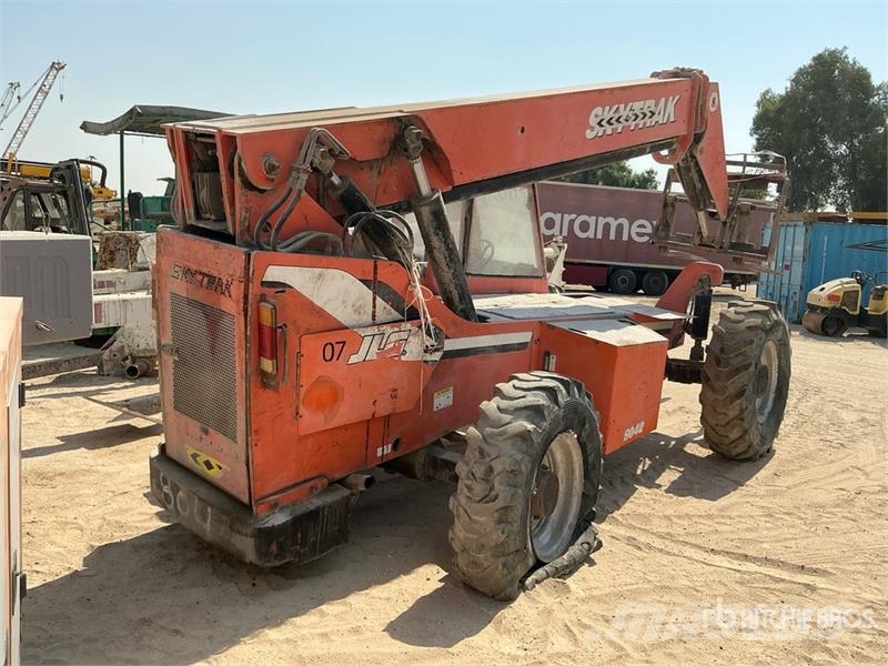  Sky Track Telehandler (Inoperable) مناولات متداخلة