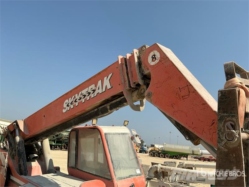  Sky Track Telehandler (Inoperable) مناولات متداخلة