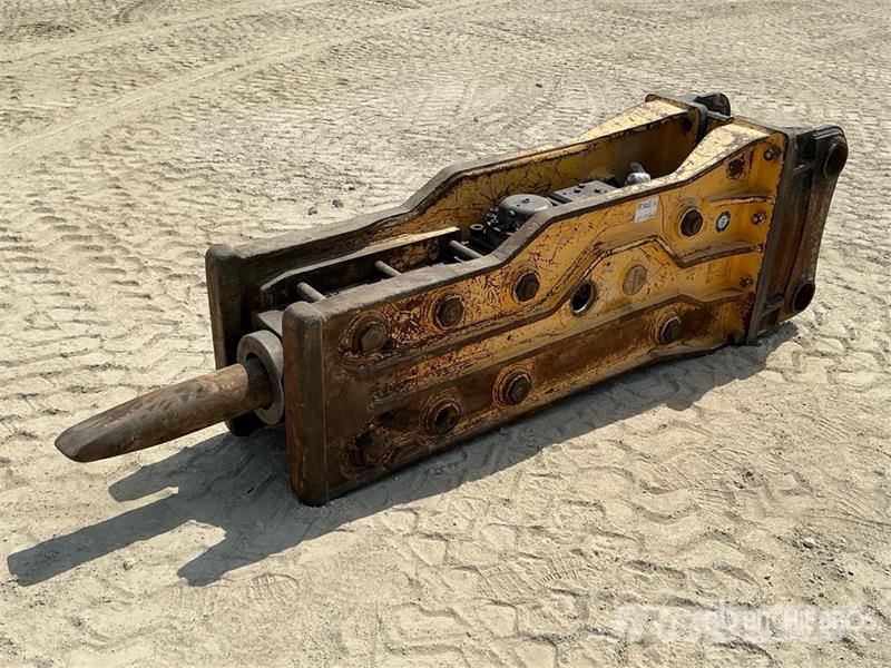 Soosan Hydraulic Breaker - Fits 20 -25 ton excavators مطارق / كسارات