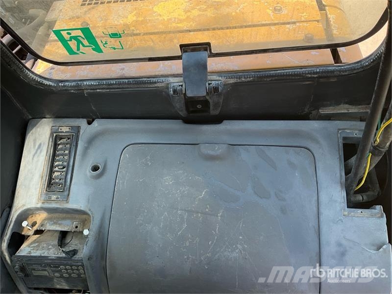 Sumitomo SH350HD Tracked Excavator Roomikekskavaatorid