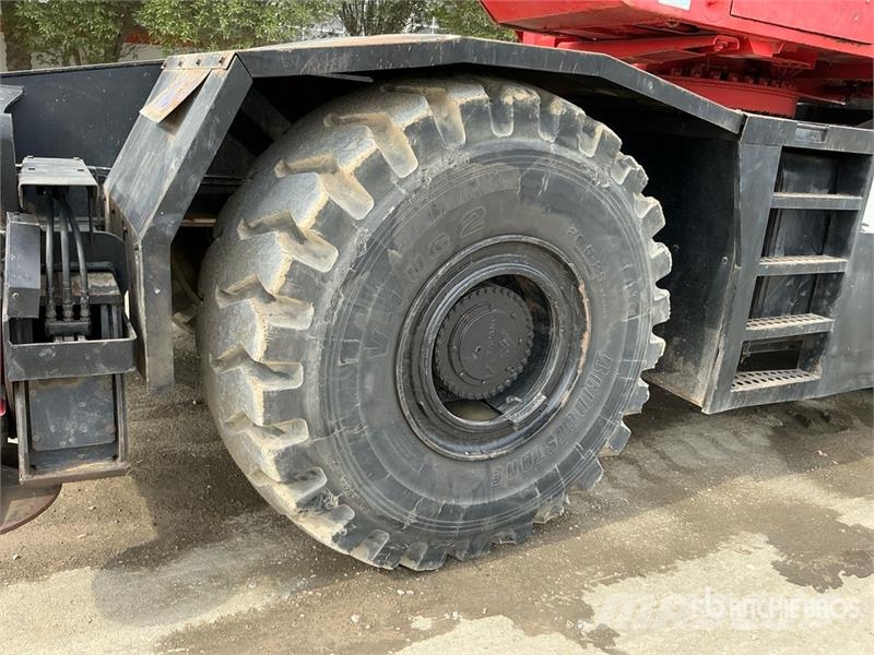 Tadano 50 ton 4x4x4 Rough Terrain Crane Mobil daruk