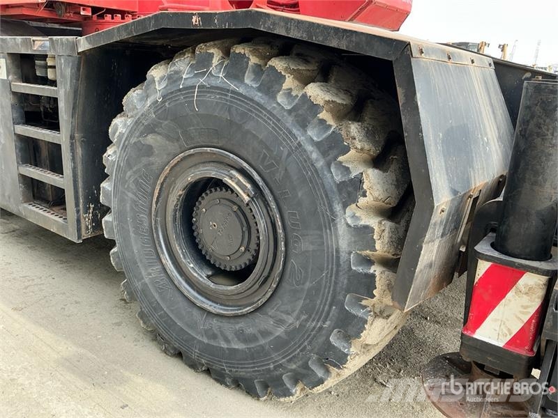 Tadano 50 ton 4x4x4 Rough Terrain Crane Mobil daruk