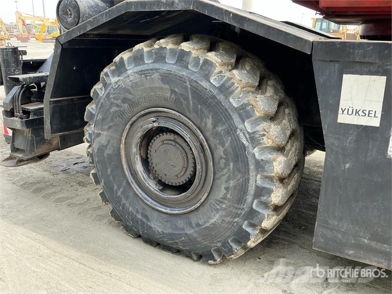 Tadano 50 ton 4x4x4 Rough Terrain Crane Mobil daruk