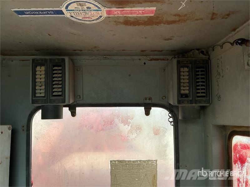 Tadano 50 ton 4x4x4 Rough Terrain Crane Mobil daruk