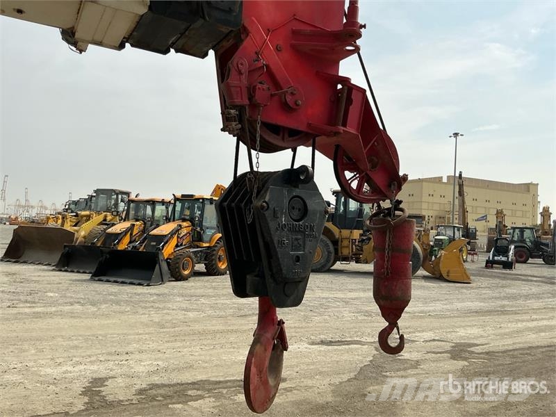 Tadano 50 ton 4x4x4 Rough Terrain Crane Mobil daruk