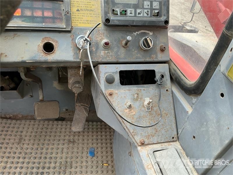 Tadano 50 ton 4x4x4 Rough Terrain Crane Mobil daruk