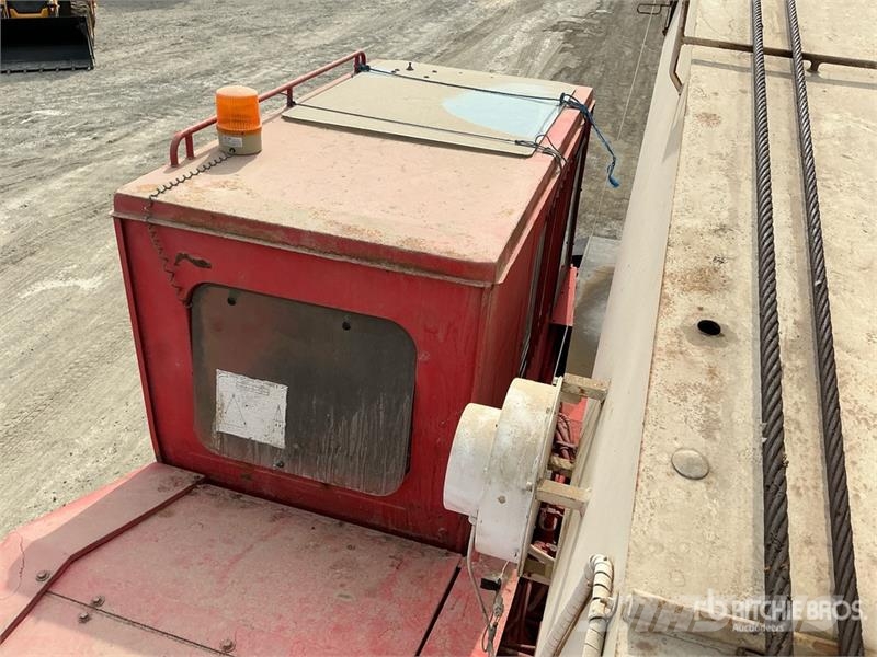 Tadano 50 ton 4x4x4 Rough Terrain Crane Mobil daruk
