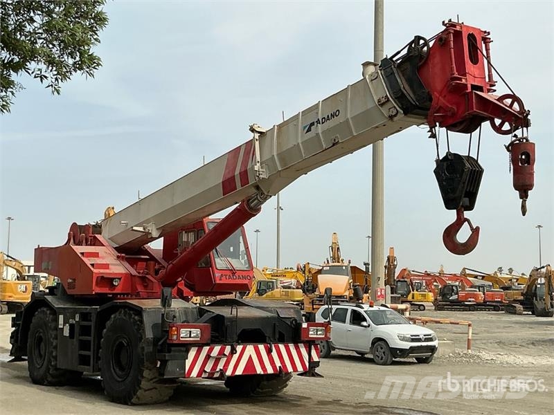 Tadano 50 ton 4x4x4 Rough Terrain Crane Mobil daruk