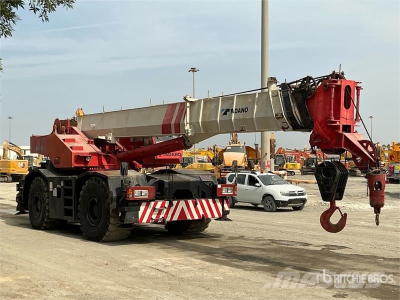 Tadano 50 ton 4x4x4 Rough Terrain Crane Mobil daruk