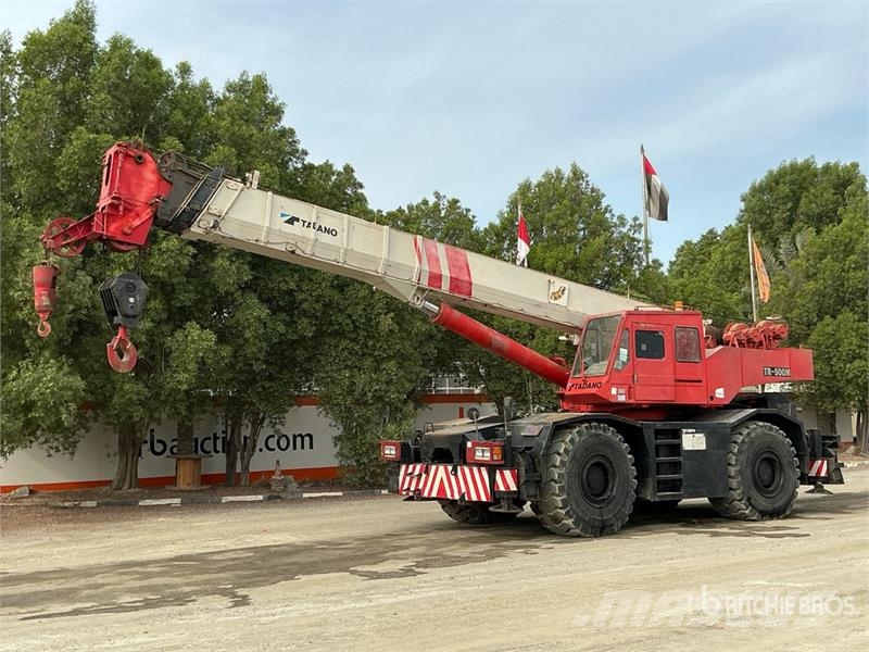 Tadano 50 ton 4x4x4 Rough Terrain Crane Mobil daruk