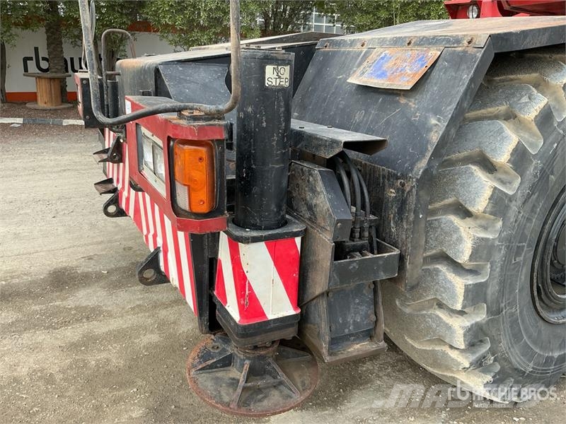 Tadano 50 ton 4x4x4 Rough Terrain Crane Mobil daruk