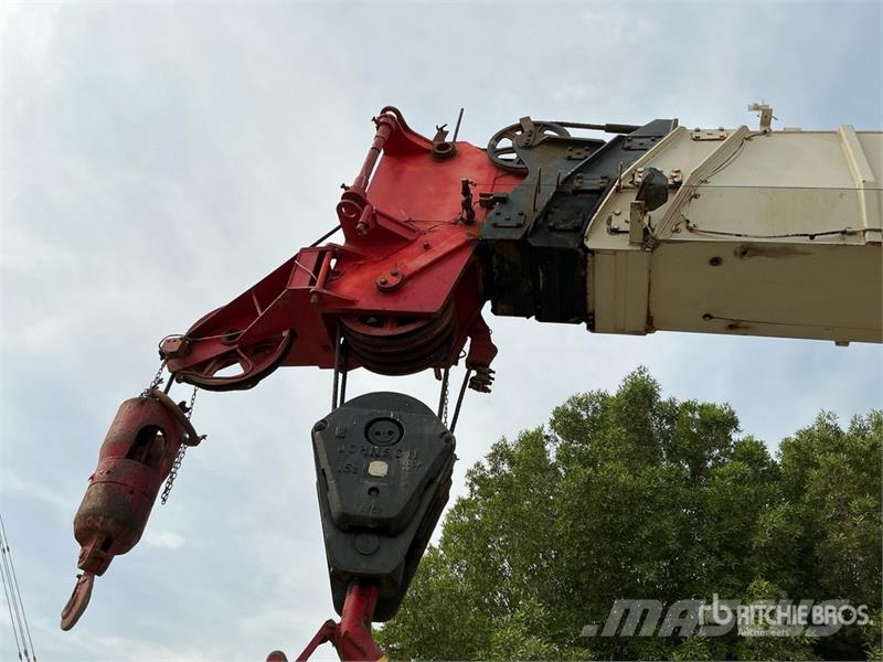 Tadano 50 ton 4x4x4 Rough Terrain Crane Mobil daruk