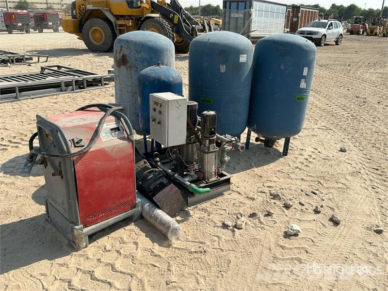  Tanks w/ Water Pump مضخات المياه